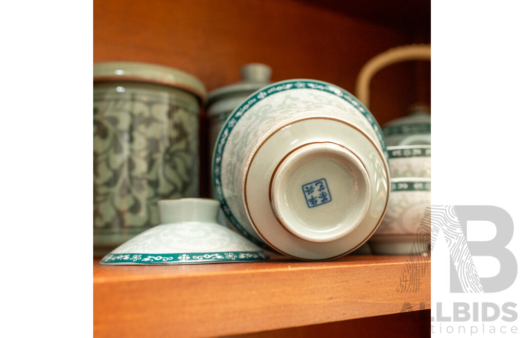 Chinese Ceramic 15 Piece Tea Service