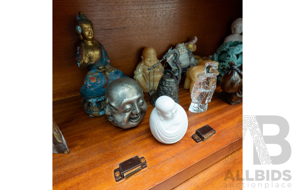 Good Mixed Lot of Oriental Collectables