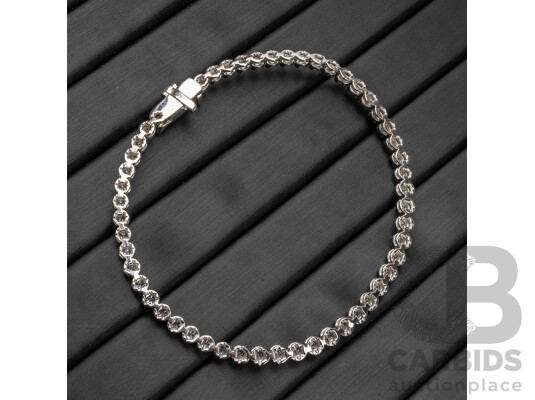 925 Sterling Silver & Cubic Zirconia Tennis Bracelet. Length - 18cms