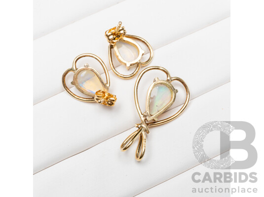 14ct Yellow Gold Lightning Ridge Opal Pendant and Earrings Set - 2.81gms