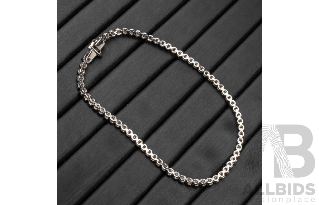 925 Sterling Silver & Cubic Zirconia Tennis Bracelet. Length - 18.5cms