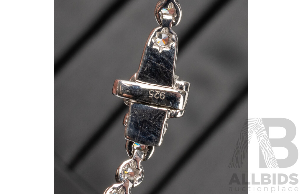 925 Sterling Silver & Cubic Zirconia Tennis Bracelet. Length - 18.5cms