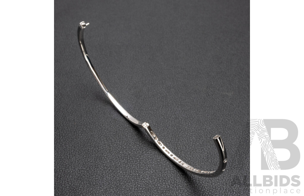 925 Sterling Silver Hinged Bangle - 8.82gms