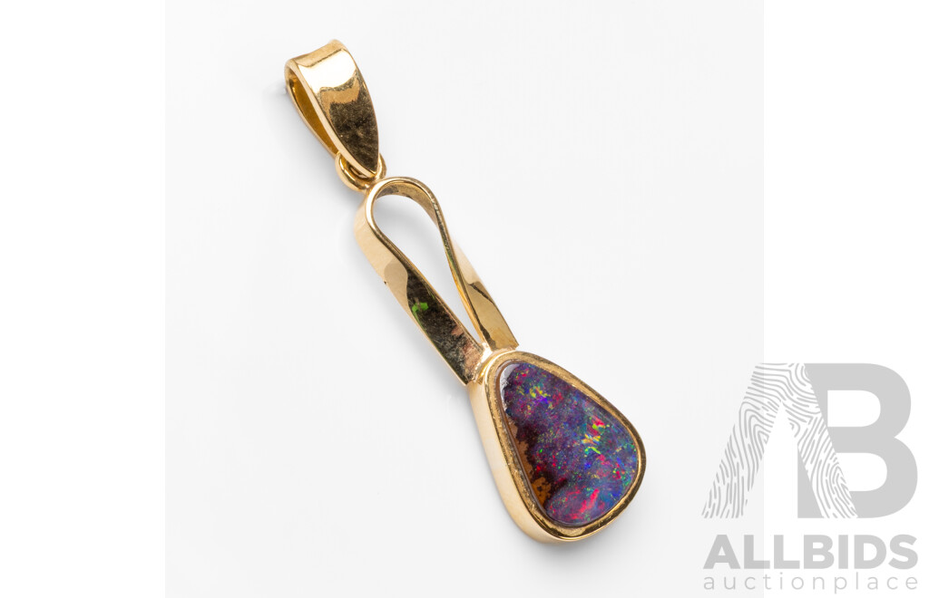 14ct Yellow Gold Australian Opal Pendant - 3.19gms