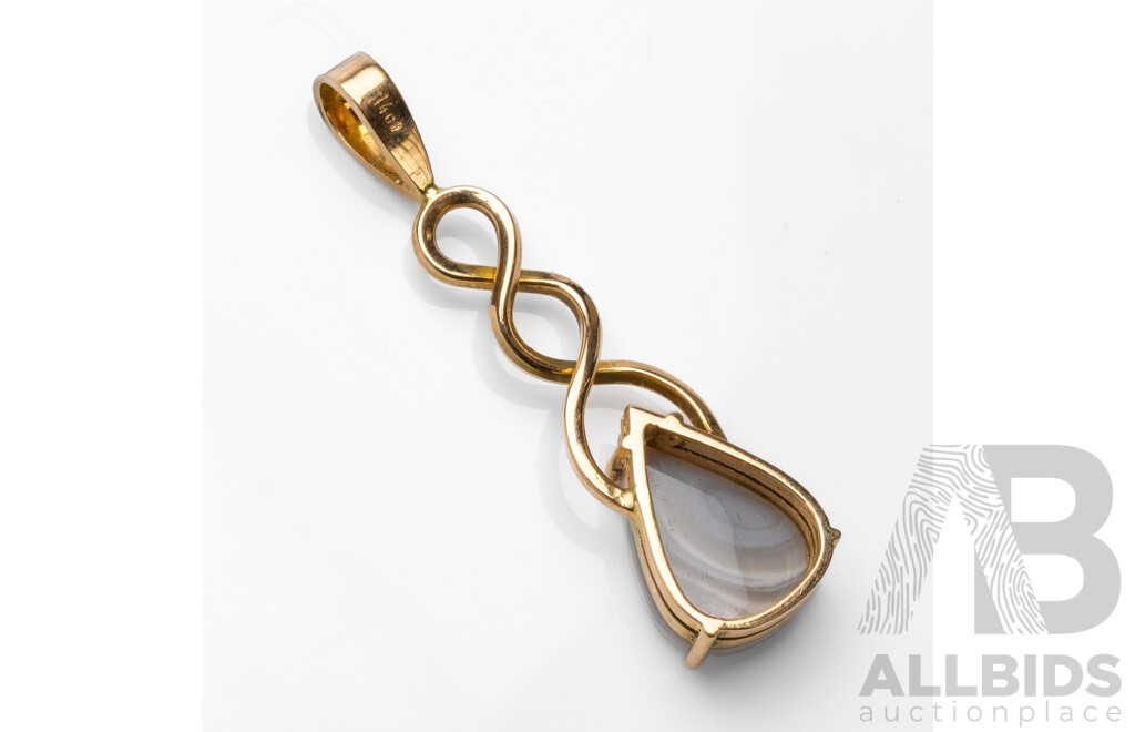 14ct Yellow Gold Pendant with Pear Cut Australian Opal - 2.92gms