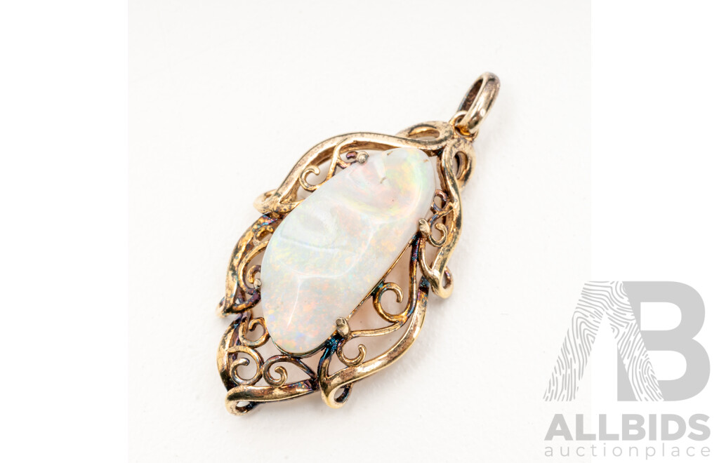 Gold Plated 925 Sterling Silver Pendant with a Lightning Ridge Opal