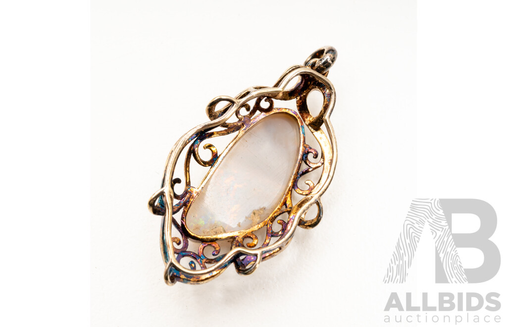 Gold Plated 925 Sterling Silver Pendant with a Lightning Ridge Opal