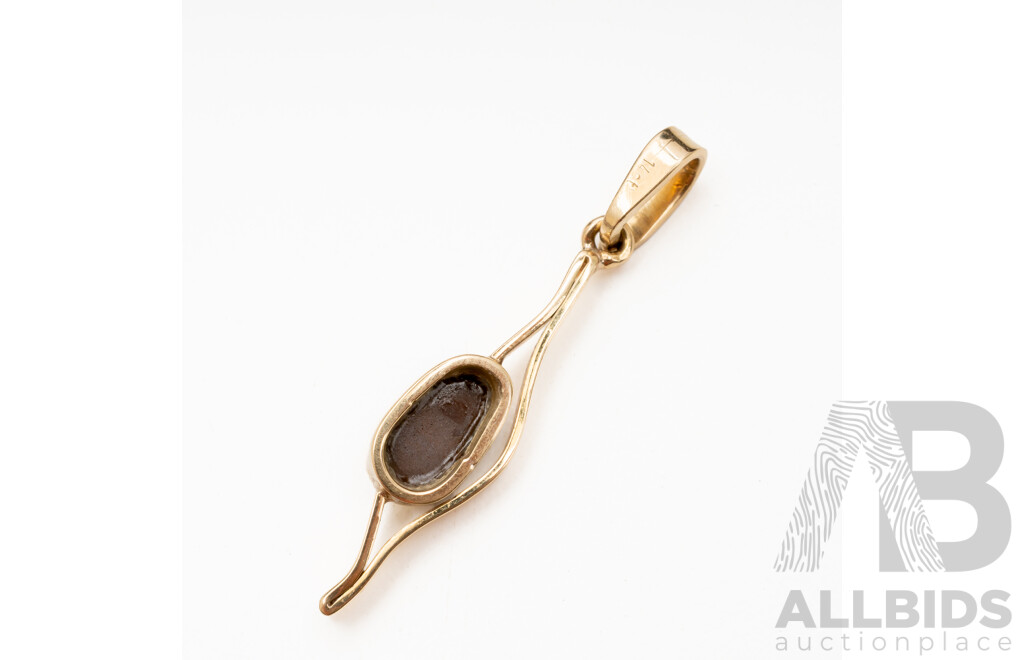 14ct Yellow Gold Lightning Ridge Opal Pendant