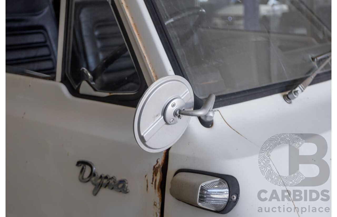 3/1977 Toyota Dyna 4d Tray Back Solid White 2.0L