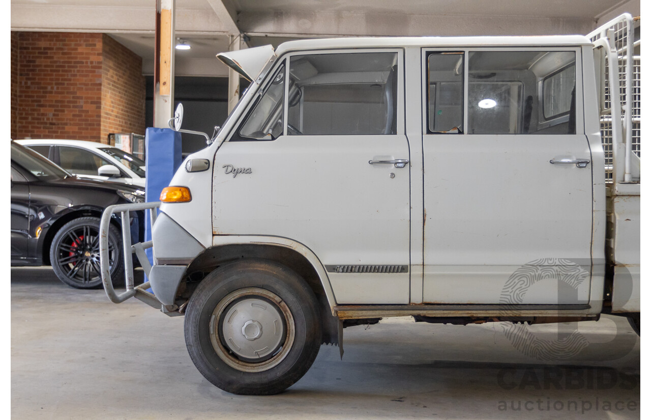 3/1977 Toyota Dyna 4d Tray Back Solid White 2.0L