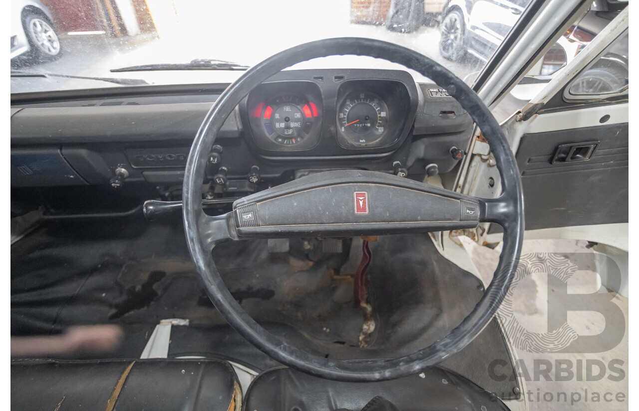 3/1977 Toyota Dyna 4d Tray Back Solid White 2.0L