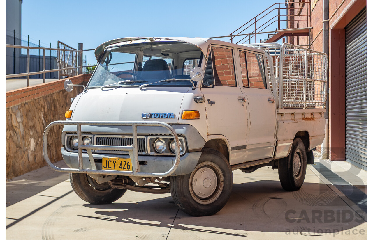 3/1977 Toyota Dyna 4d Tray Back Solid White 2.0L