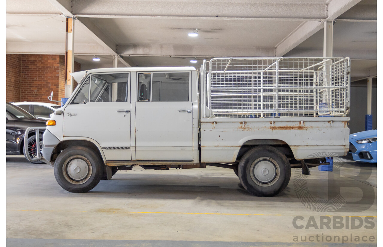 3/1977 Toyota Dyna 4d Tray Back Solid White 2.0L