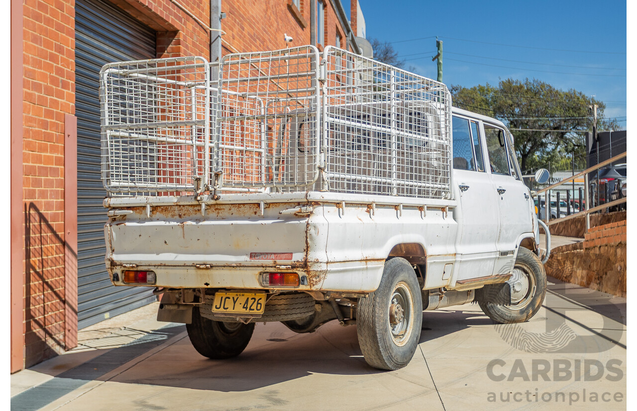 3/1977 Toyota Dyna 4d Tray Back Solid White 2.0L