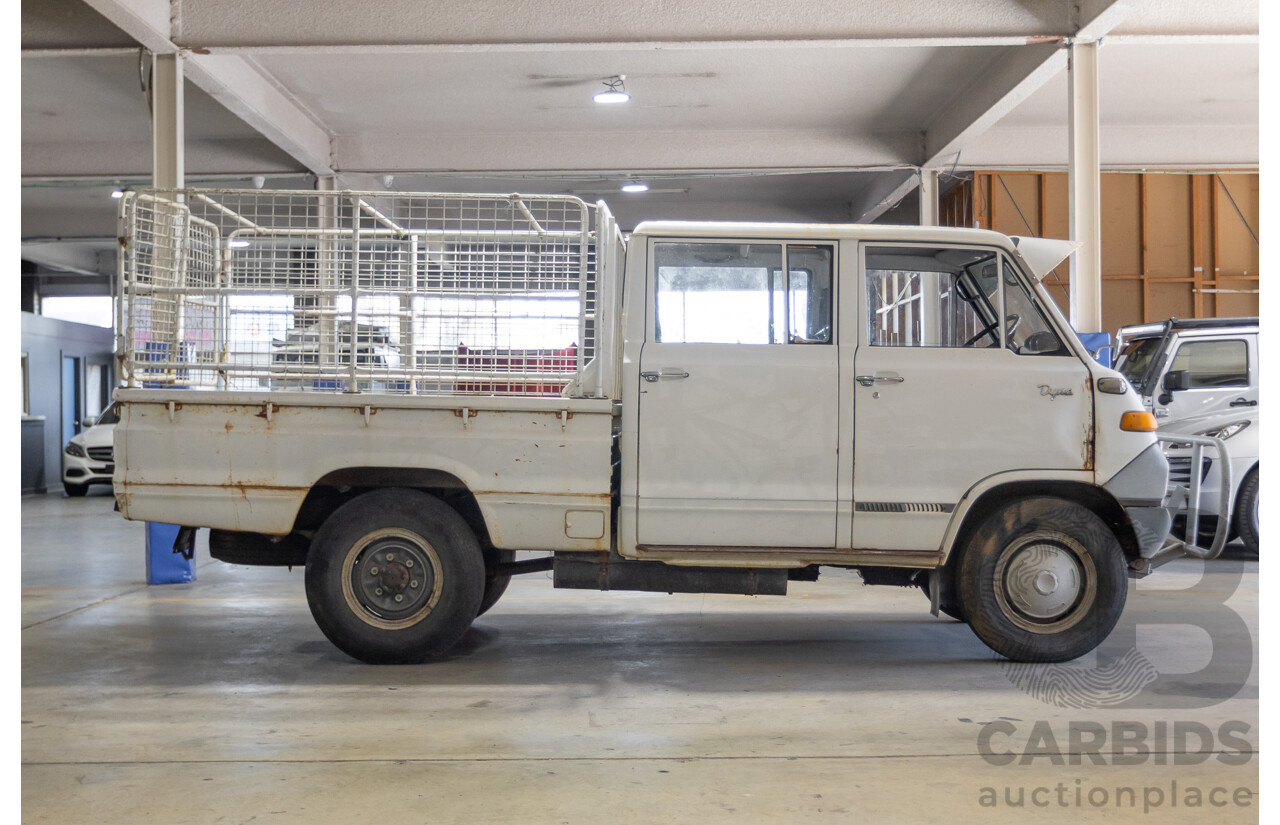 3/1977 Toyota Dyna 4d Tray Back Solid White 2.0L