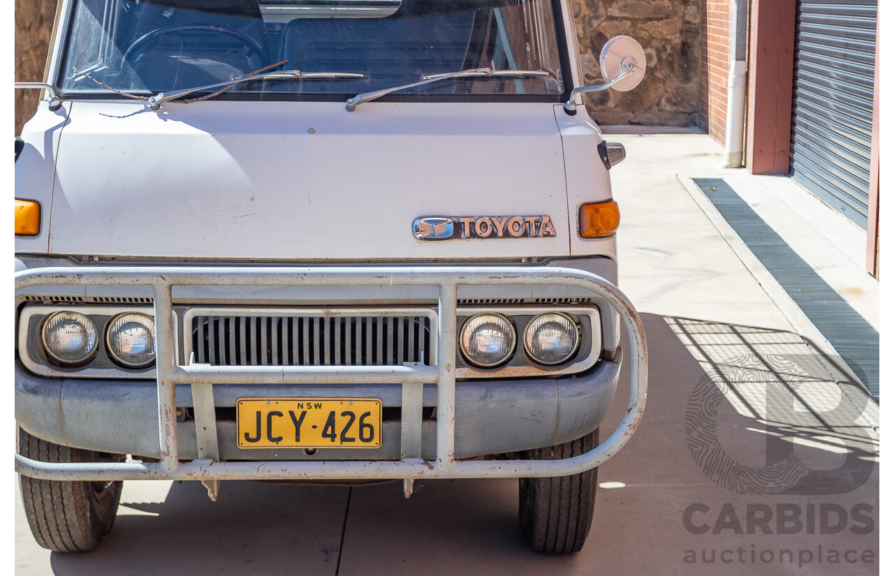 3/1977 Toyota Dyna 4d Tray Back Solid White 2.0L