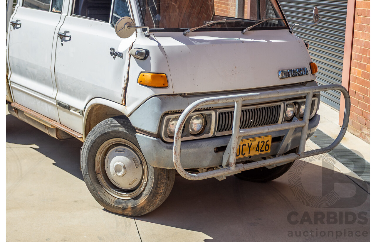 3/1977 Toyota Dyna 4d Tray Back Solid White 2.0L