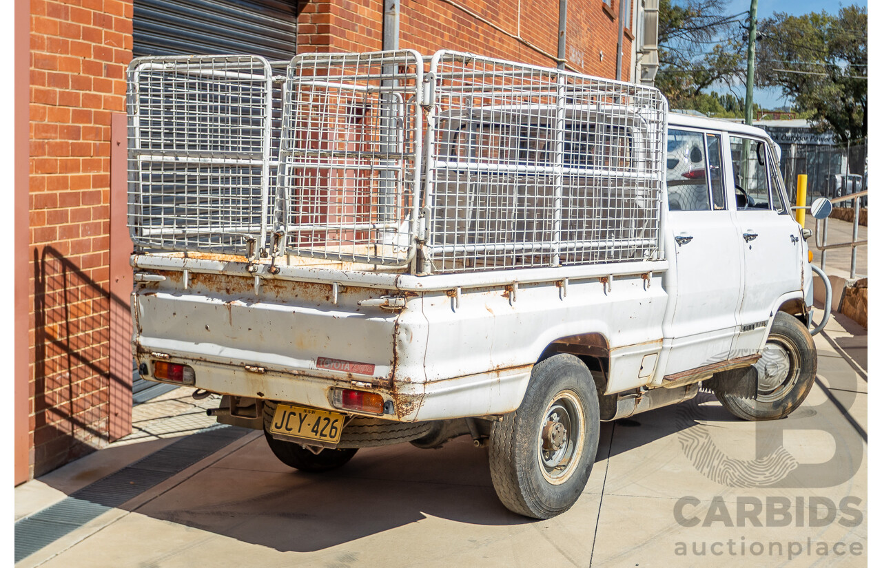 3/1977 Toyota Dyna 4d Tray Back Solid White 2.0L