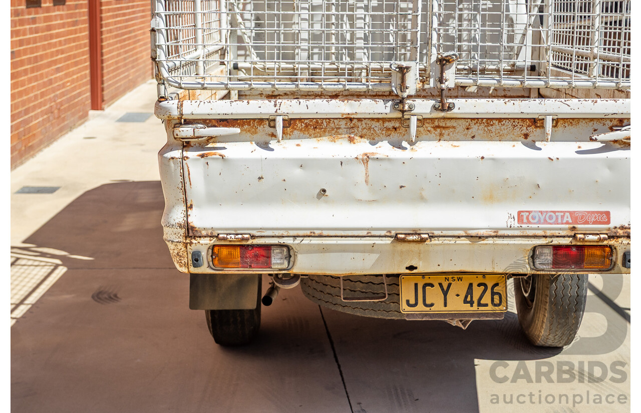 3/1977 Toyota Dyna 4d Tray Back Solid White 2.0L