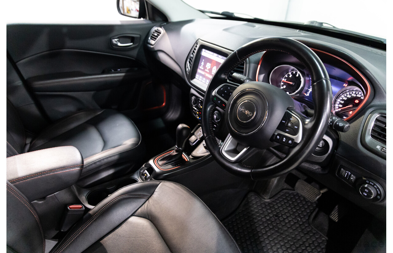 03/2021 Jeep Compass Trailhawk (4x4) M6 MY20 5d Wagon Brilliant Black Pearl Turbo 2.0L