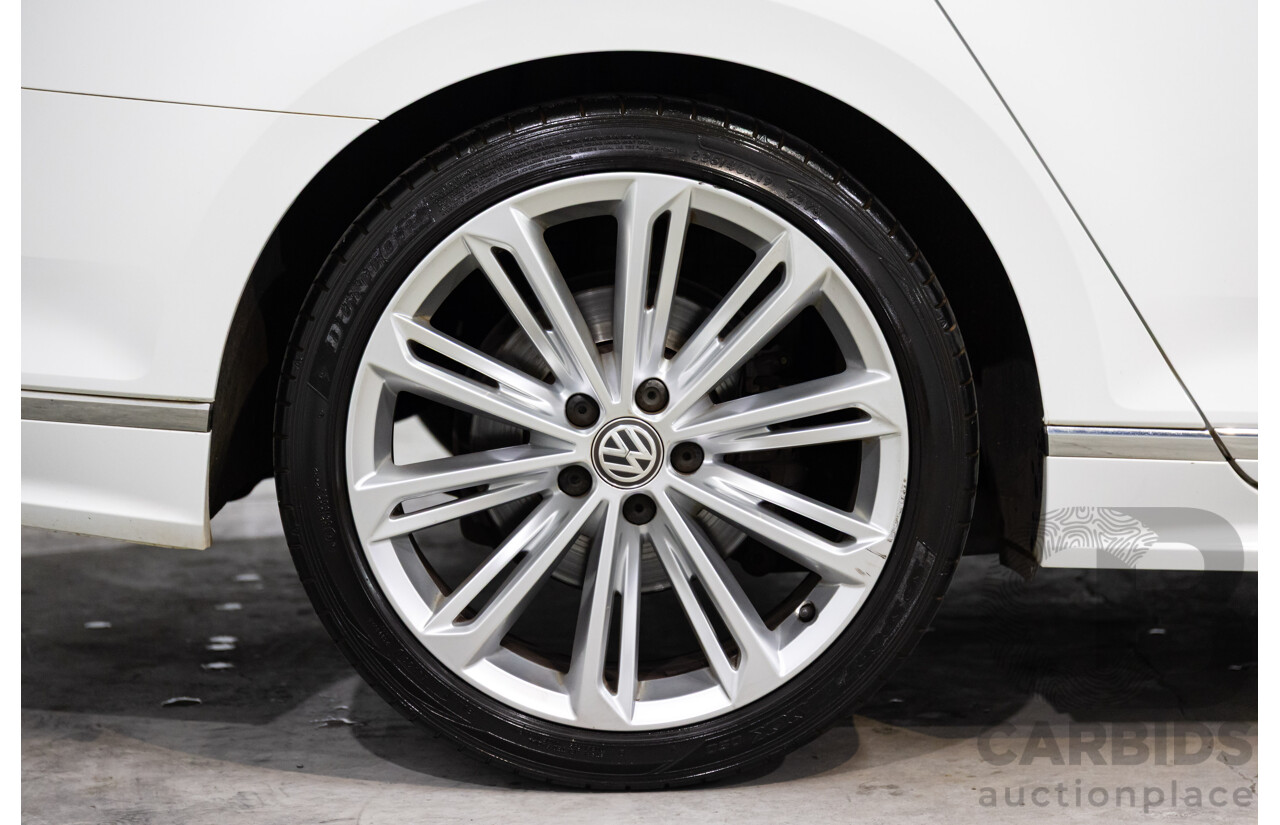 06/2016 Volkswagen Passat 140 TDI Highline (FWD) 3C MY16 4d Sedan Pure White Turbo Diesel 2.0L