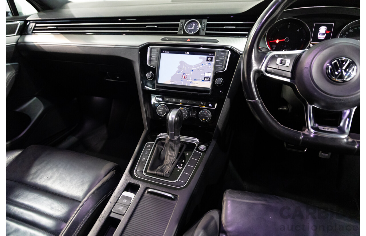 06/2016 Volkswagen Passat 140 TDI Highline (FWD) 3C MY16 4d Sedan Pure White Turbo Diesel 2.0L