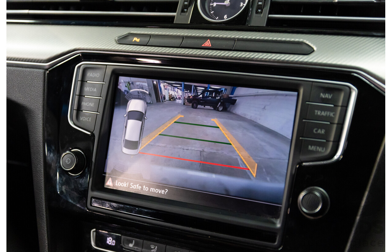 06/2016 Volkswagen Passat 140 TDI Highline (FWD) 3C MY16 4d Sedan Pure White Turbo Diesel 2.0L