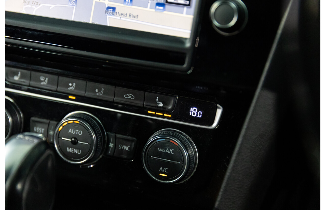 06/2016 Volkswagen Passat 140 TDI Highline (FWD) 3C MY16 4d Sedan Pure White Turbo Diesel 2.0L