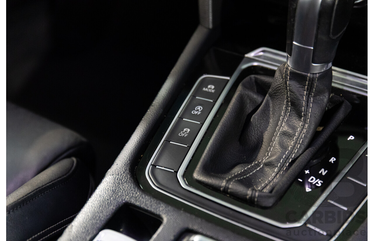 06/2016 Volkswagen Passat 140 TDI Highline (FWD) 3C MY16 4d Sedan Pure White Turbo Diesel 2.0L