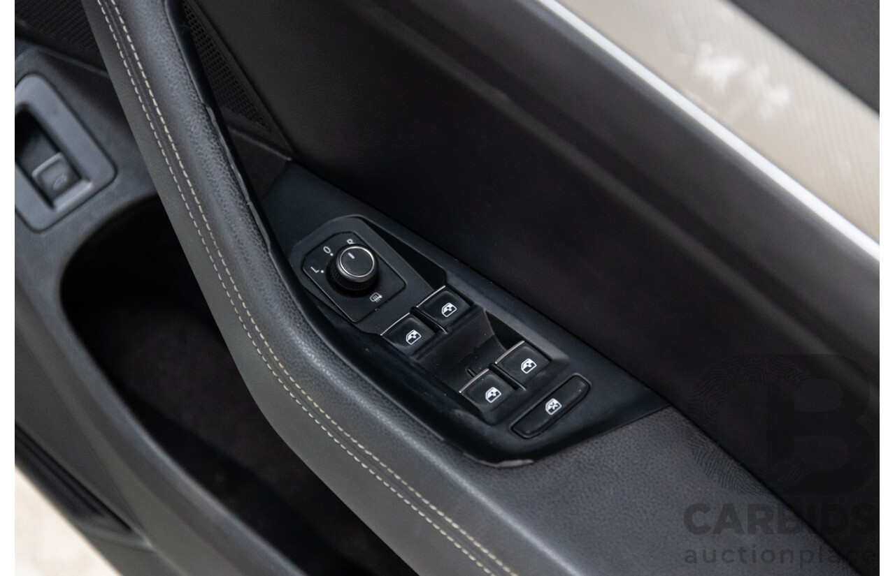 06/2016 Volkswagen Passat 140 TDI Highline (FWD) 3C MY16 4d Sedan Pure White Turbo Diesel 2.0L