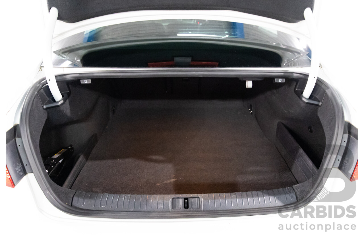 06/2016 Volkswagen Passat 140 TDI Highline (FWD) 3C MY16 4d Sedan Pure White Turbo Diesel 2.0L