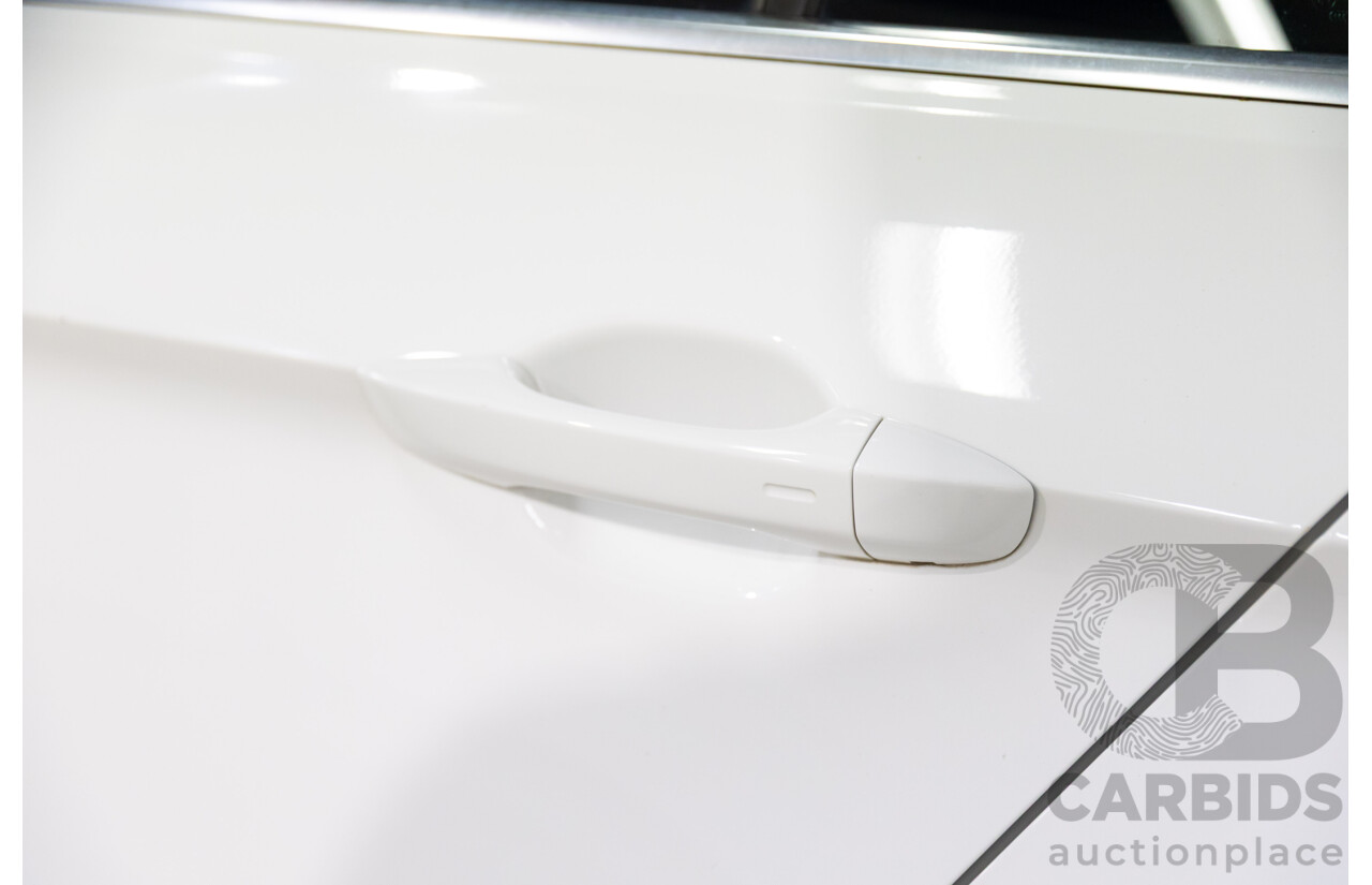 06/2016 Volkswagen Passat 140 TDI Highline (FWD) 3C MY16 4d Sedan Pure White Turbo Diesel 2.0L