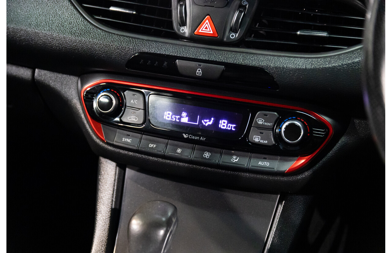 02/2018 Hyundai i30 SR (FWD) PD 4d Hatchback Sparkling Metal Metallic Turbo 1.6L