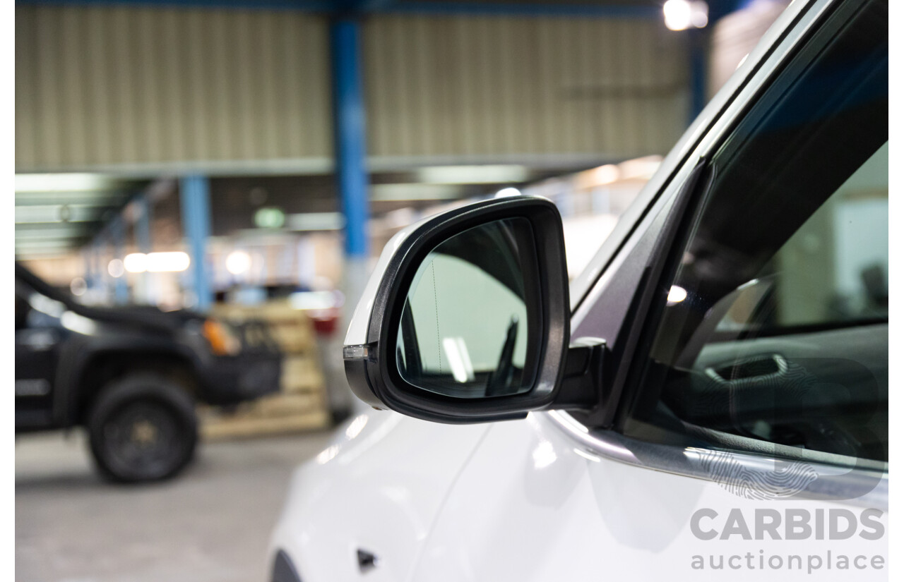 9/2014 BMW X3 xDrive30d F25 MY14 4d Wagon Mineral White Metallic Turbo Diesel 3.0L