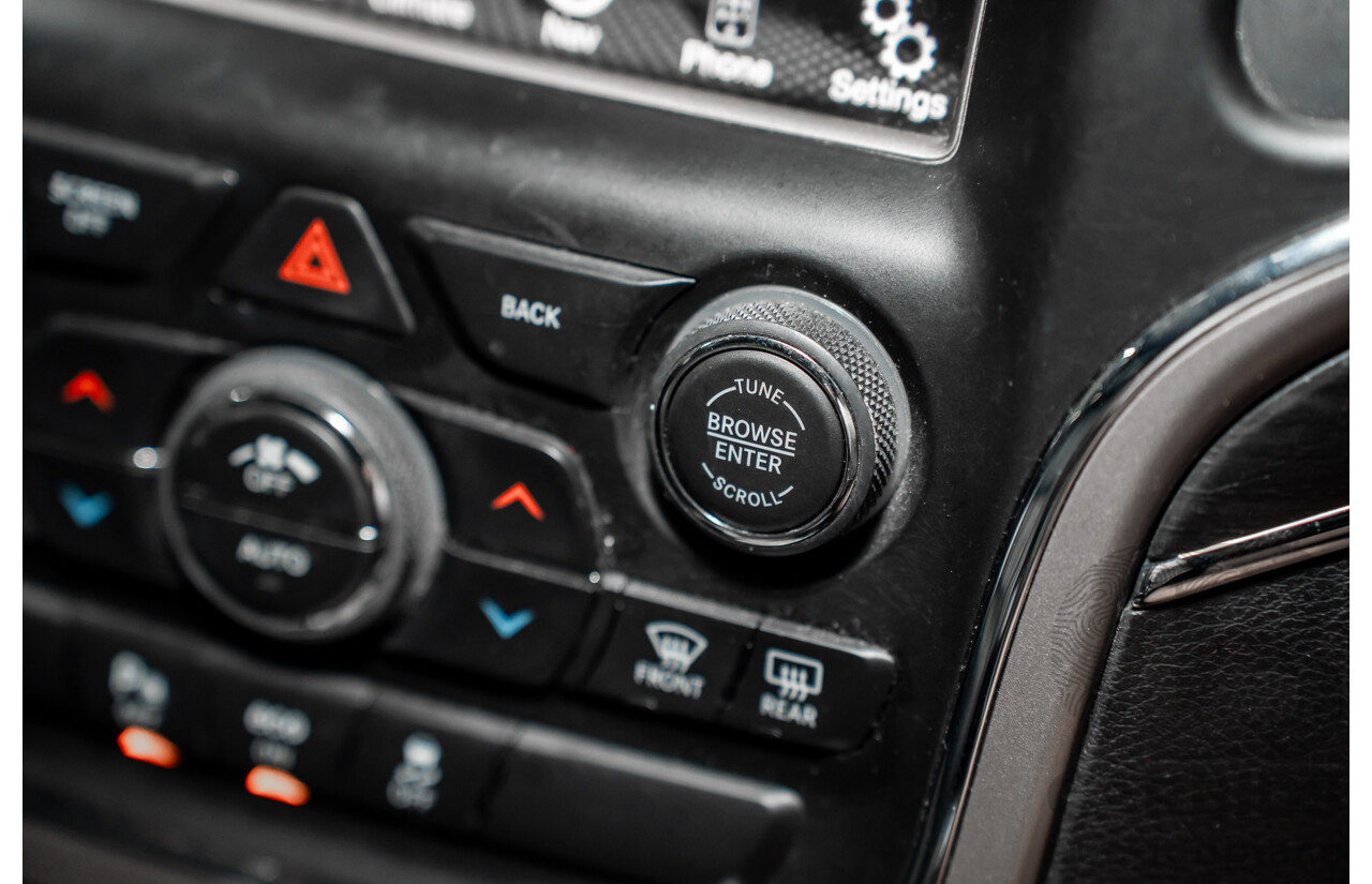 11/2016 Jeep Grand Cherokee Limited (4x4) WK MY15 4d Wagon Bright White V6 3.6L