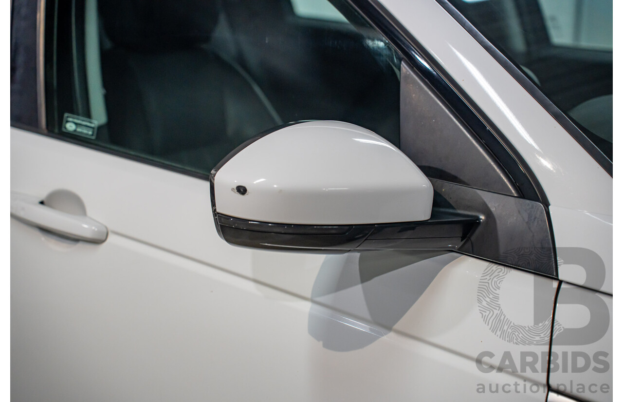 10/2017 Land Rover Discovery Sport TD4 HSE (110kW AWD) 5 Seat L550 MY18 4D Wagon Fuji White Turbo Diesel 2.0L