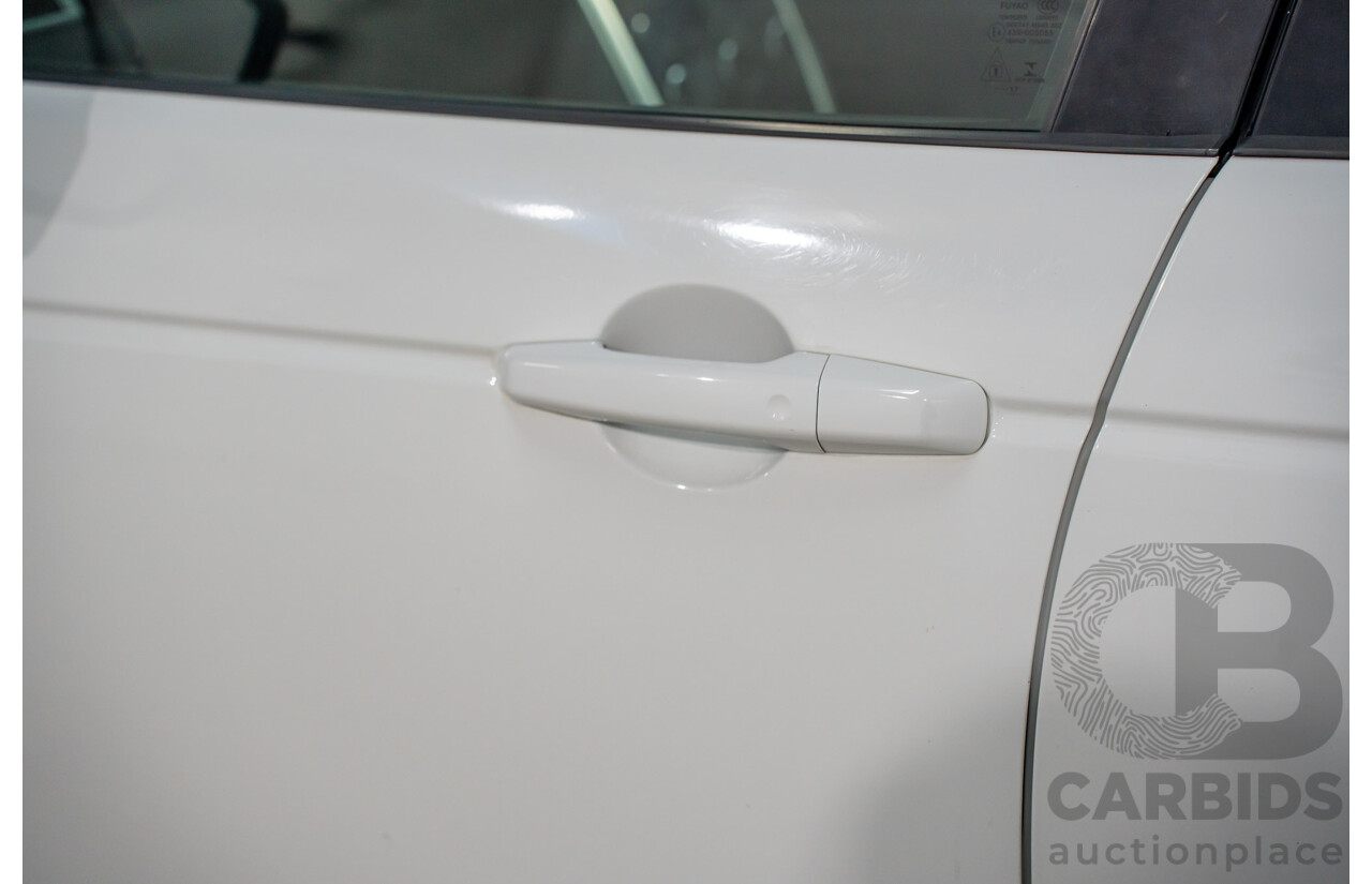 10/2017 Land Rover Discovery Sport TD4 HSE (110kW AWD) 5 Seat L550 MY18 4D Wagon Fuji White Turbo Diesel 2.0L