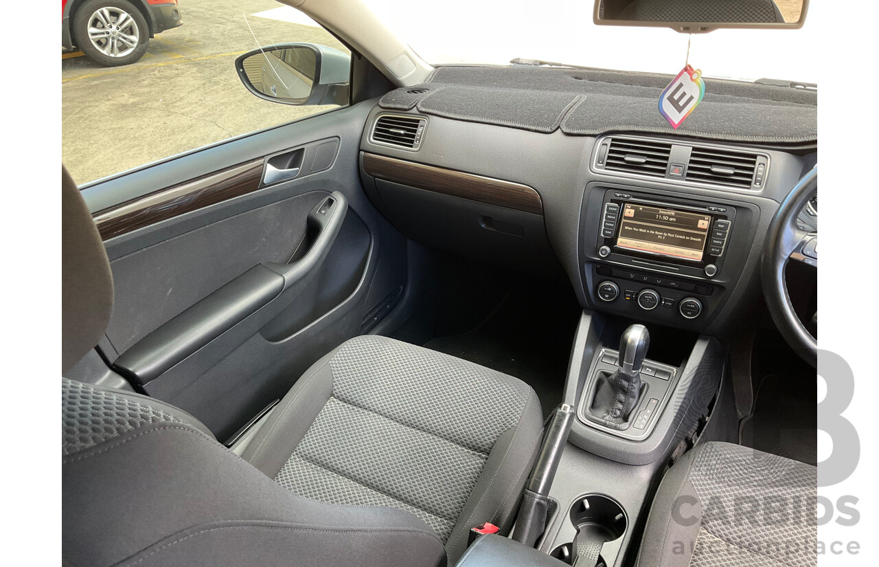 1/2015 Volkswagen Jetta 118 TSI Comfortline 1KM MY15 4d Sedan Silver Twincharged 1.4L