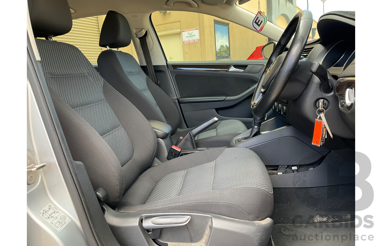 1/2015 Volkswagen Jetta 118 TSI Comfortline 1KM MY15 4d Sedan Silver Twincharged 1.4L