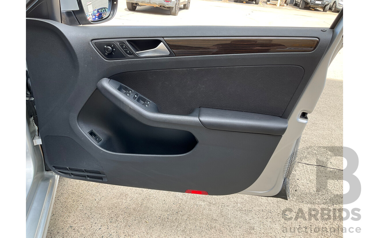 1/2015 Volkswagen Jetta 118 TSI Comfortline 1KM MY15 4d Sedan Silver Twincharged 1.4L