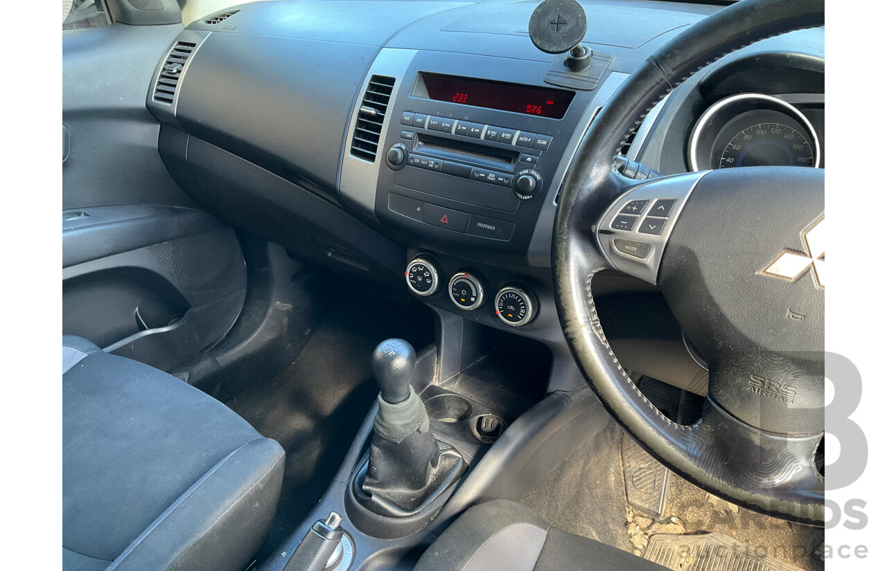 7/2009 Mitsubishi Outlander (4x4) LS ZG MY09 4d Wagon Silver Or Chrome 2.4L