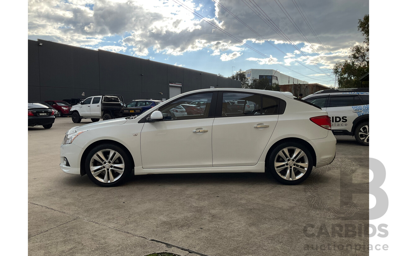 5/2013 Holden Cruze SRi V JH MY13 5d Hatchback White Turbo 1.4L