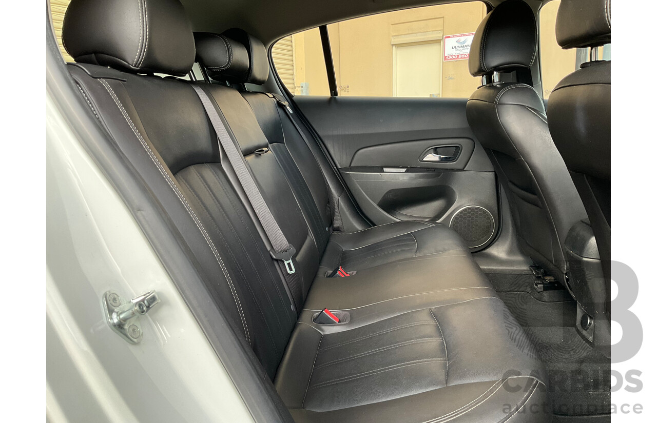 5/2013 Holden Cruze SRi V JH MY13 5d Hatchback White Turbo 1.4L