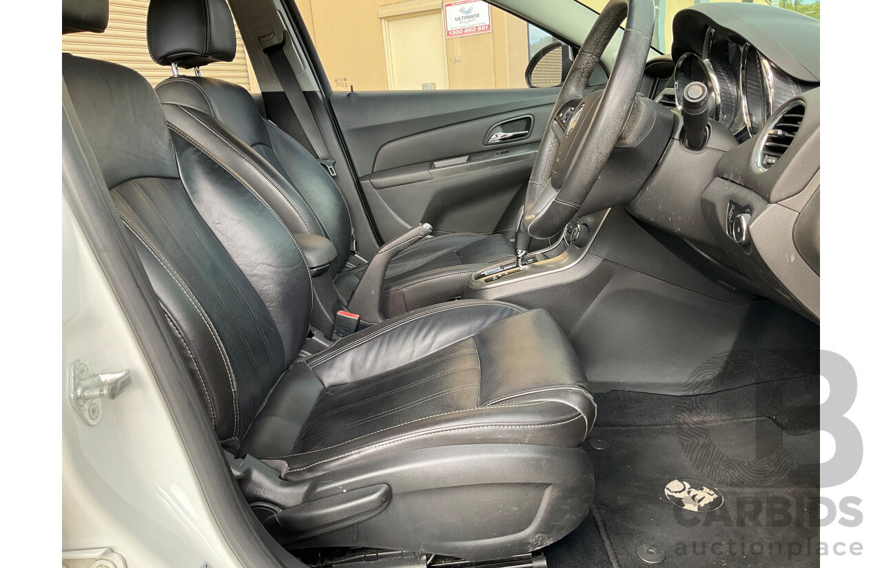 5/2013 Holden Cruze SRi V JH MY13 5d Hatchback White Turbo 1.4L