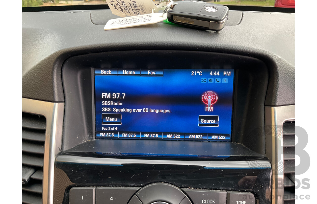 5/2013 Holden Cruze SRi V JH MY13 5d Hatchback White Turbo 1.4L