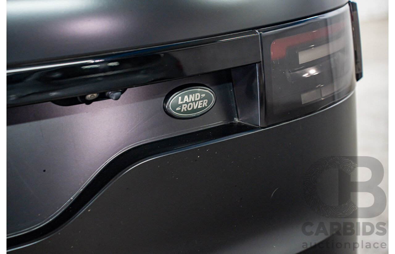 11/2018 Land Rover Discovery SD4 SE (177kW 4WD) L462 MY19 4d Wagon Silicon Silver Metallic (Matt Black Wrap) Turbo Diesel 2.0L