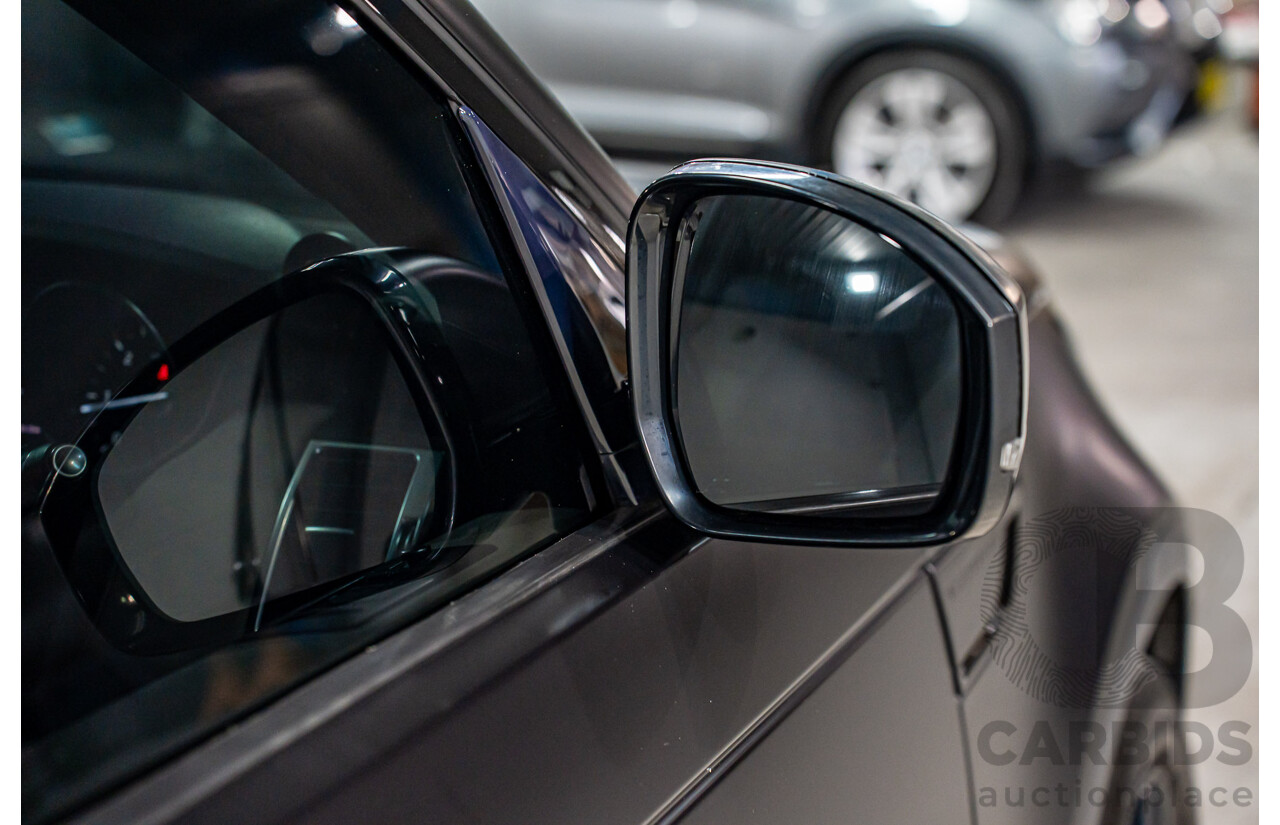 11/2018 Land Rover Discovery SD4 SE (177kW 4WD) L462 MY19 4d Wagon Silicon Silver Metallic (Matt Black Wrap) Turbo Diesel 2.0L