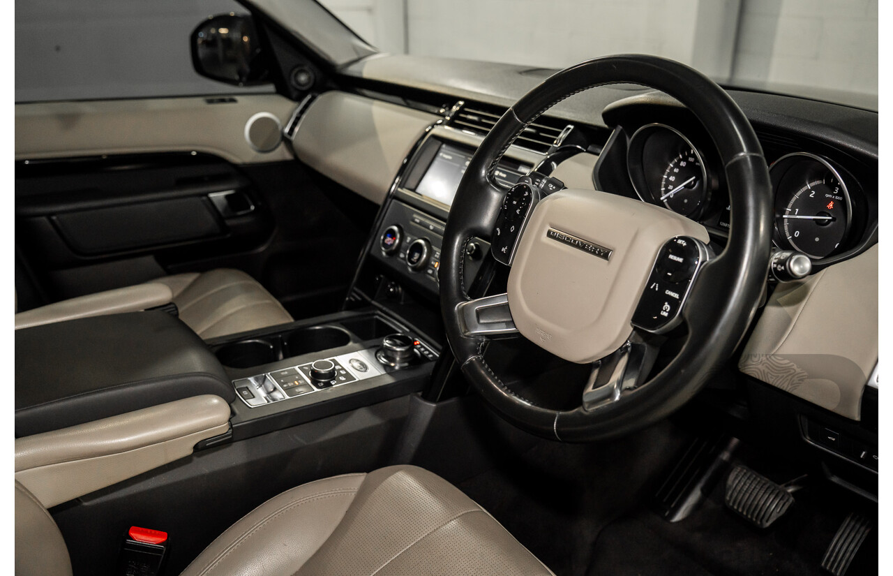 11/2018 Land Rover Discovery SD4 SE (177kW 4WD) L462 MY19 4d Wagon Silicon Silver Metallic (Matt Black Wrap) Turbo Diesel 2.0L