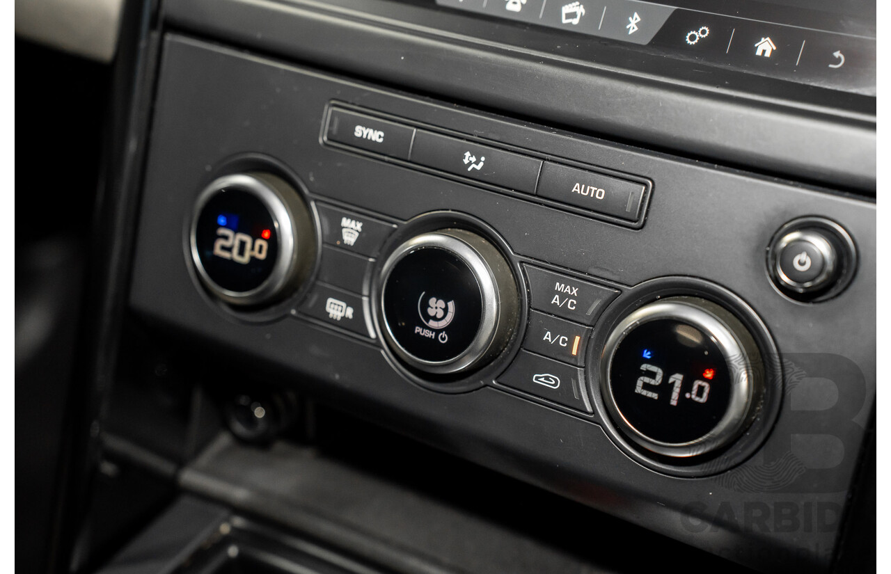 11/2018 Land Rover Discovery SD4 SE (177kW 4WD) L462 MY19 4d Wagon Silicon Silver Metallic (Matt Black Wrap) Turbo Diesel 2.0L