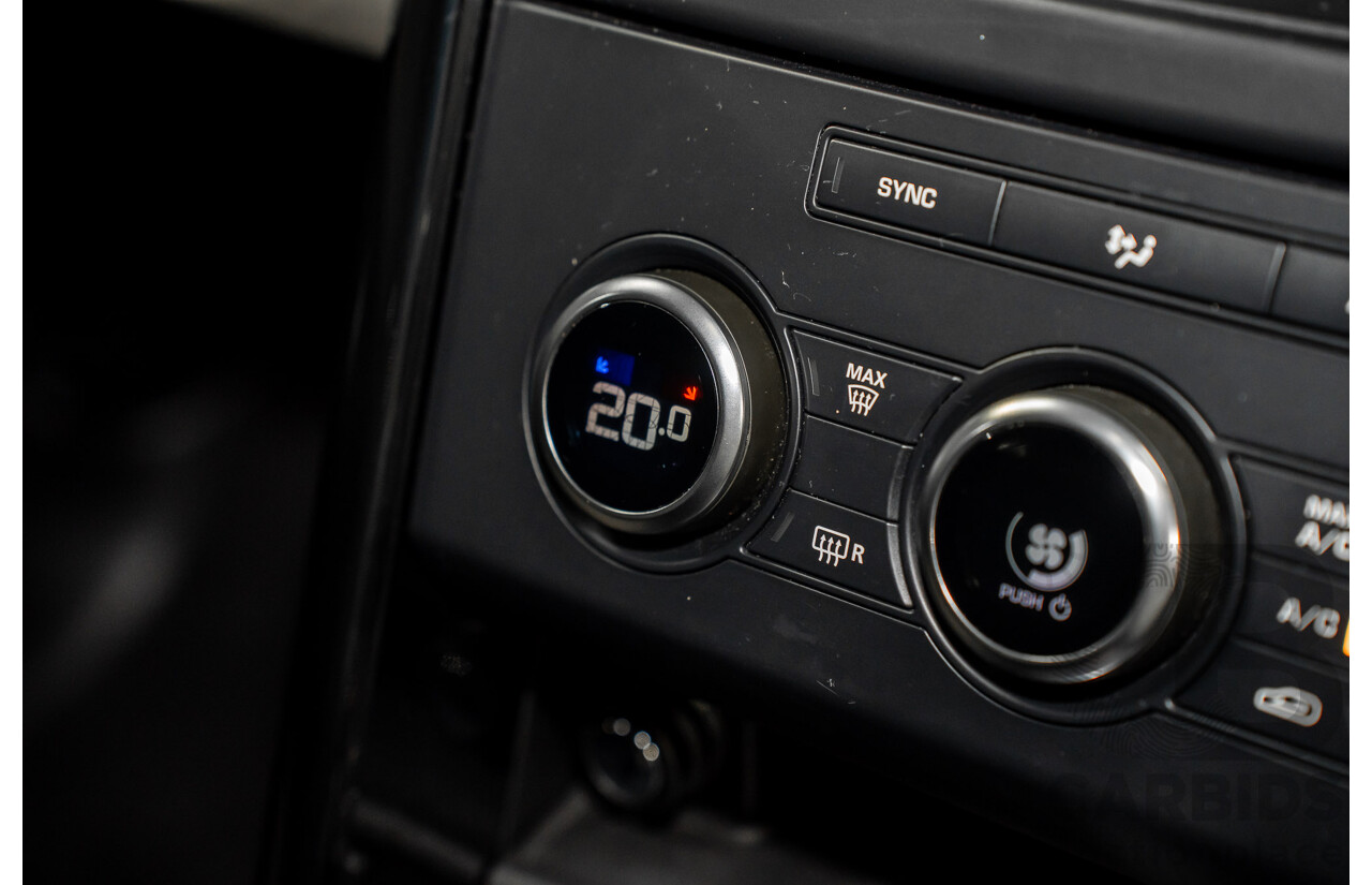 11/2018 Land Rover Discovery SD4 SE (177kW 4WD) L462 MY19 4d Wagon Silicon Silver Metallic (Matt Black Wrap) Turbo Diesel 2.0L